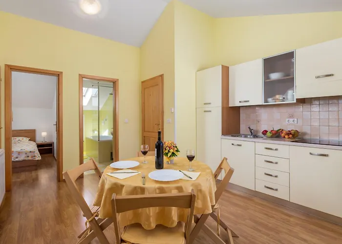 Pool Glavotok At Krk Island - Happy Apartmán Milohnici