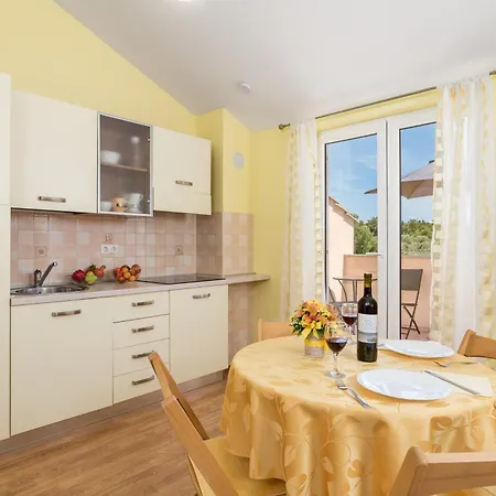 Pool Glavotok At Krk Island - Happy Apartment *